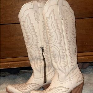 Women's Cream Ariat Casanova Boots